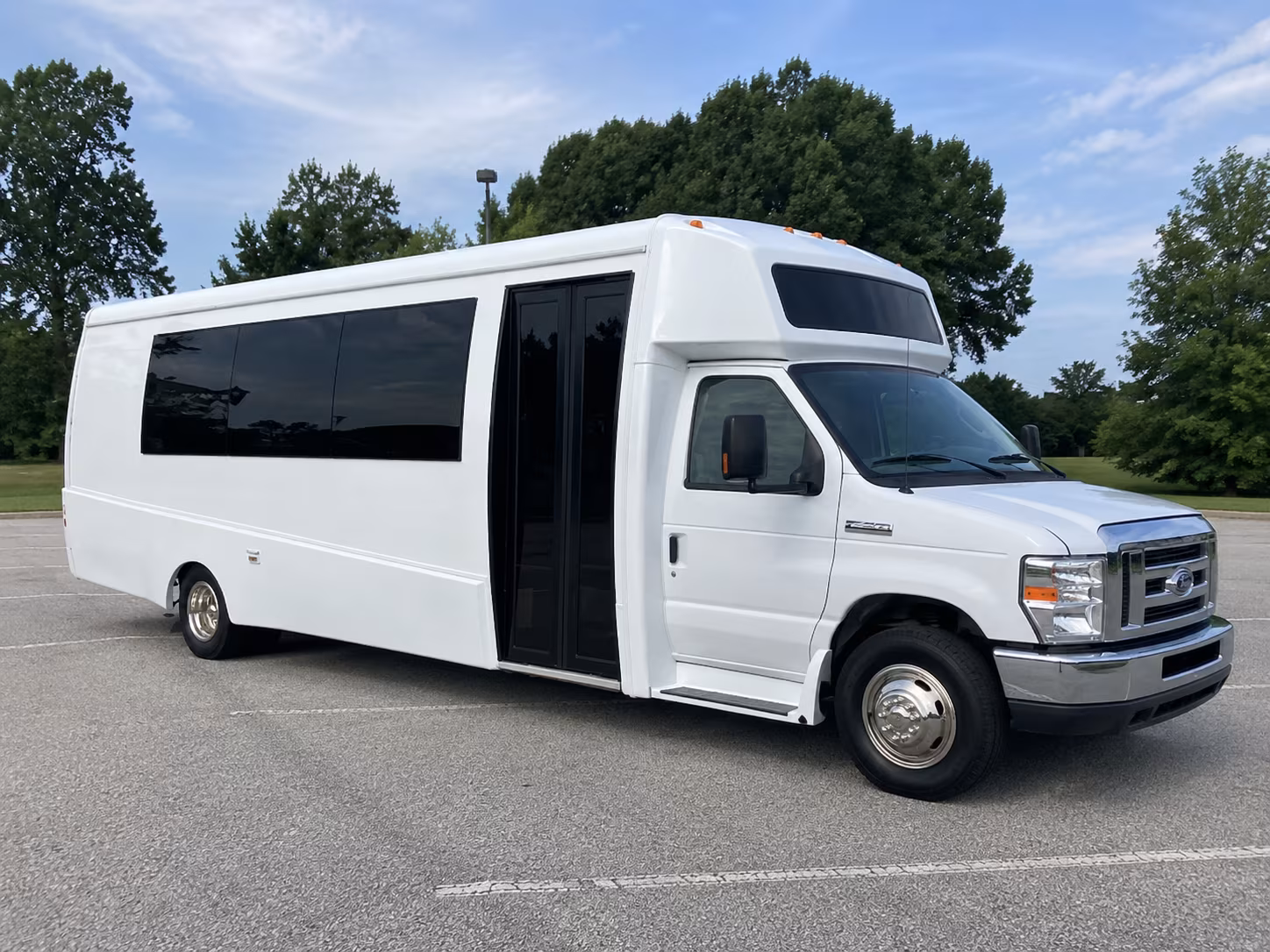 cleveland 18 passenger party bus