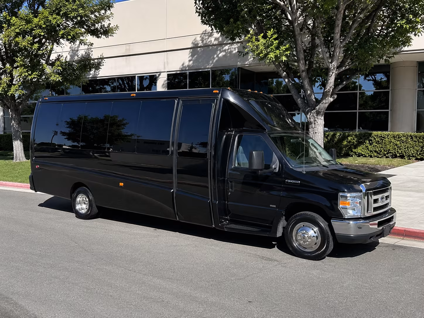 cleveland quinceanera sweet 16 party bus rental
