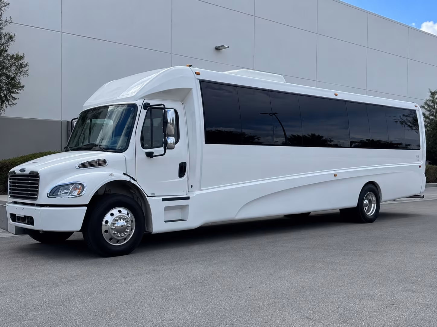 cleveland sporting event party bus rental