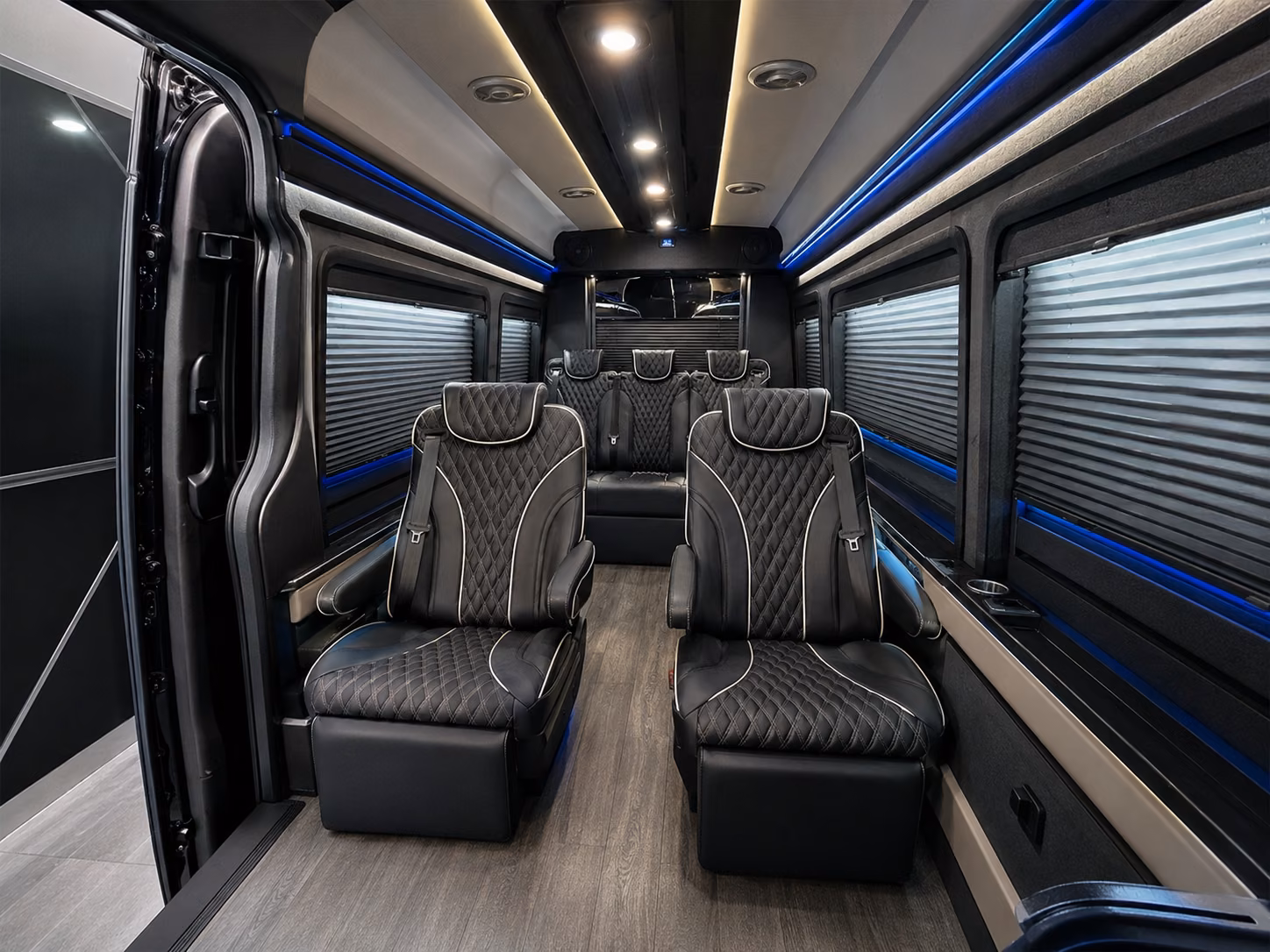 corporate and convention buses that keep your team moving