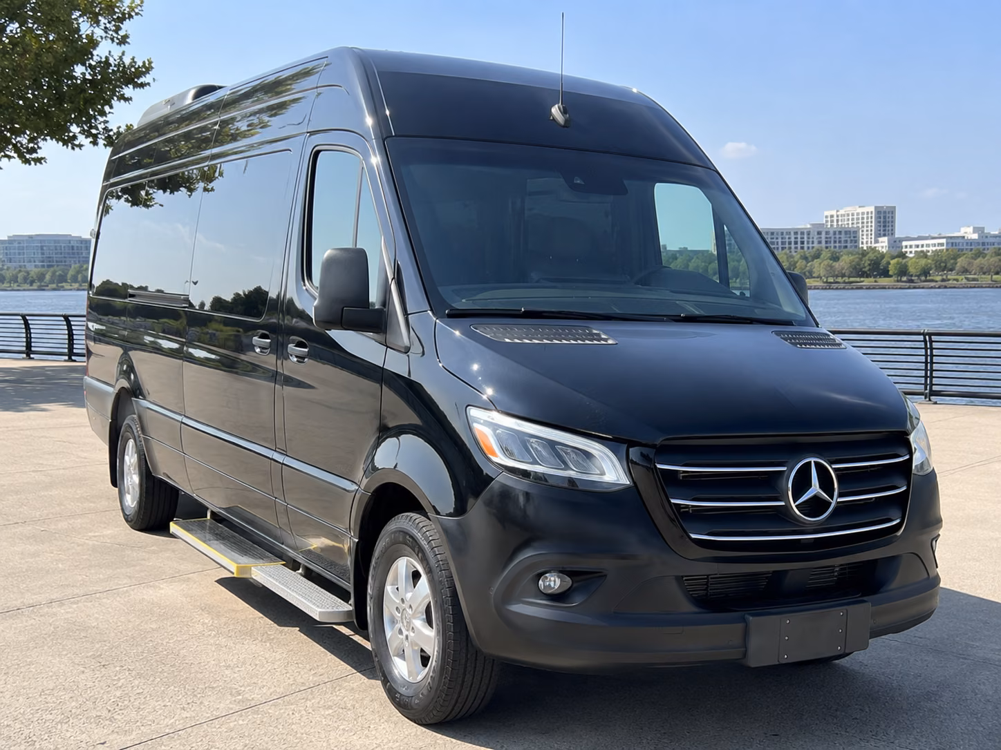 find and book transportation for your next wedding 1